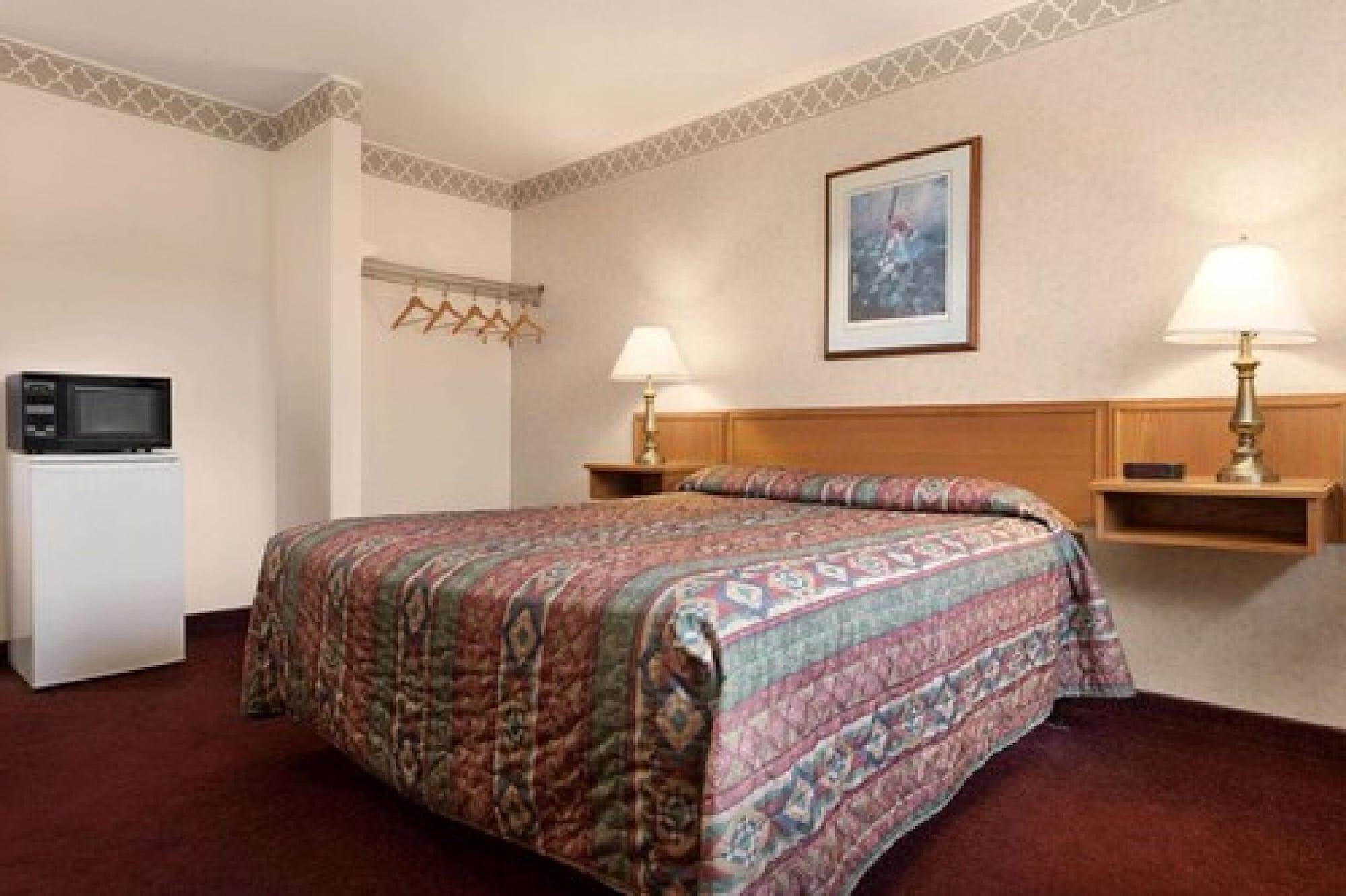 Travelodge By Wyndham Port Elgin Esterno foto