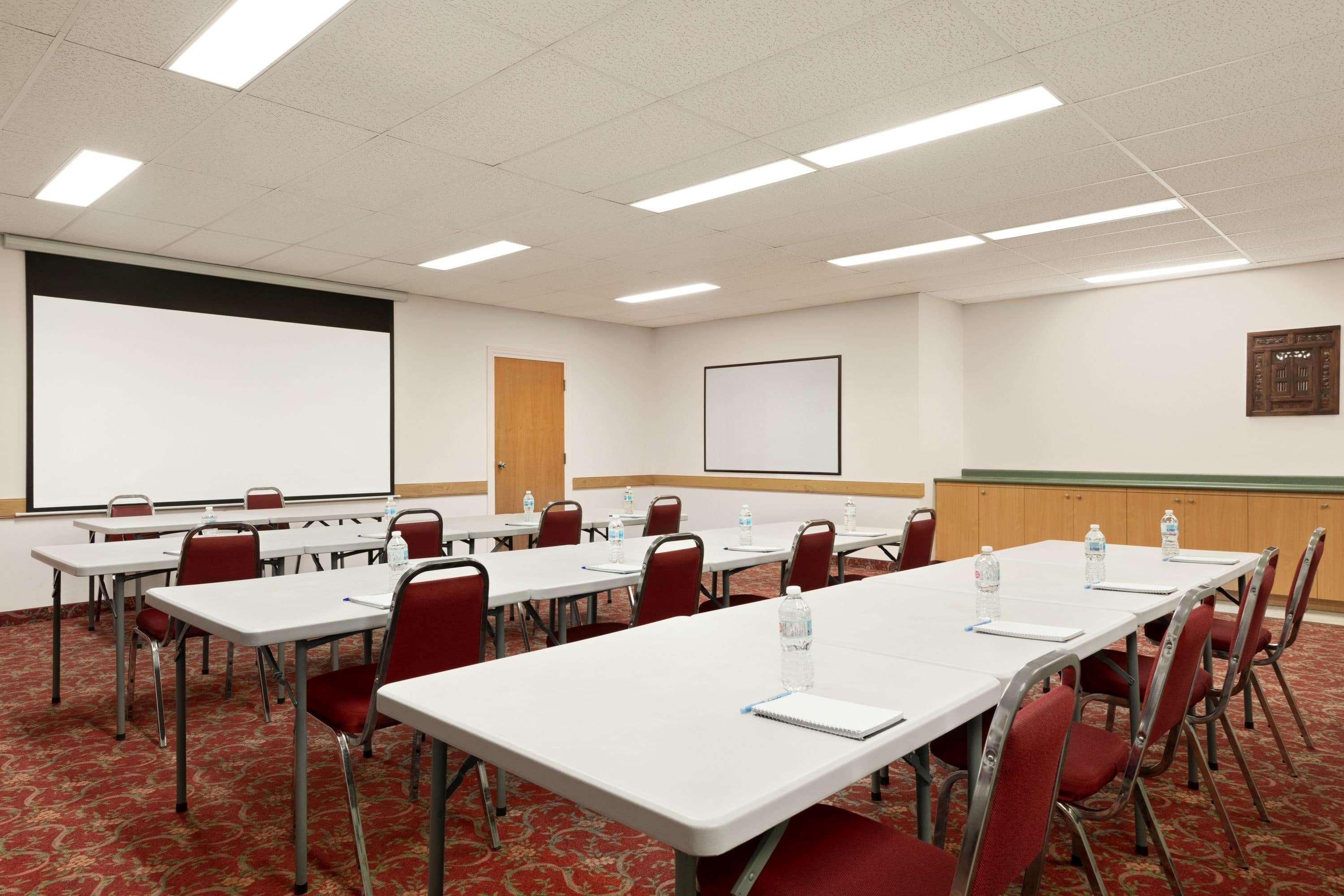 Travelodge By Wyndham Port Elgin Esterno foto