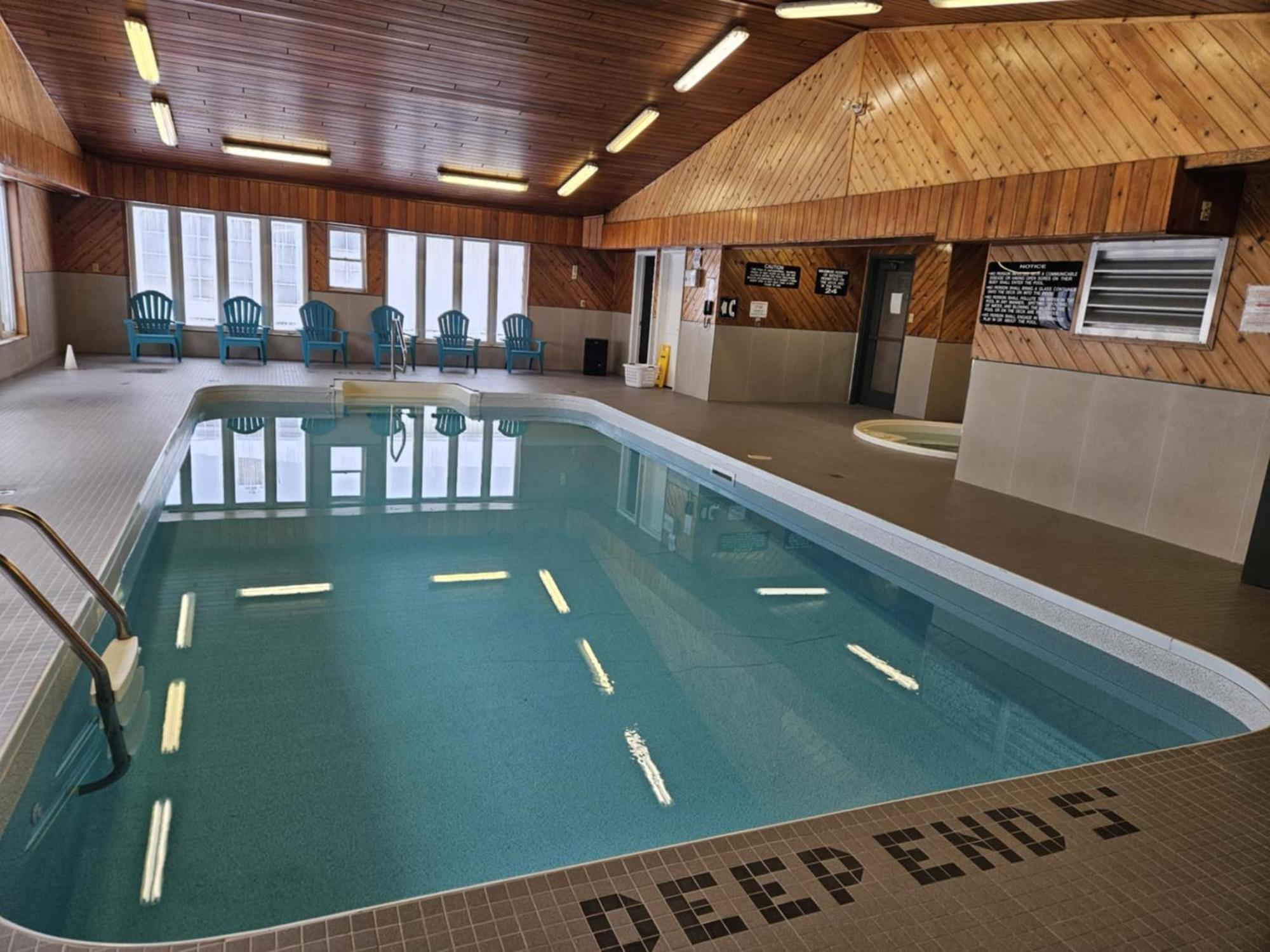 Travelodge By Wyndham Port Elgin Esterno foto