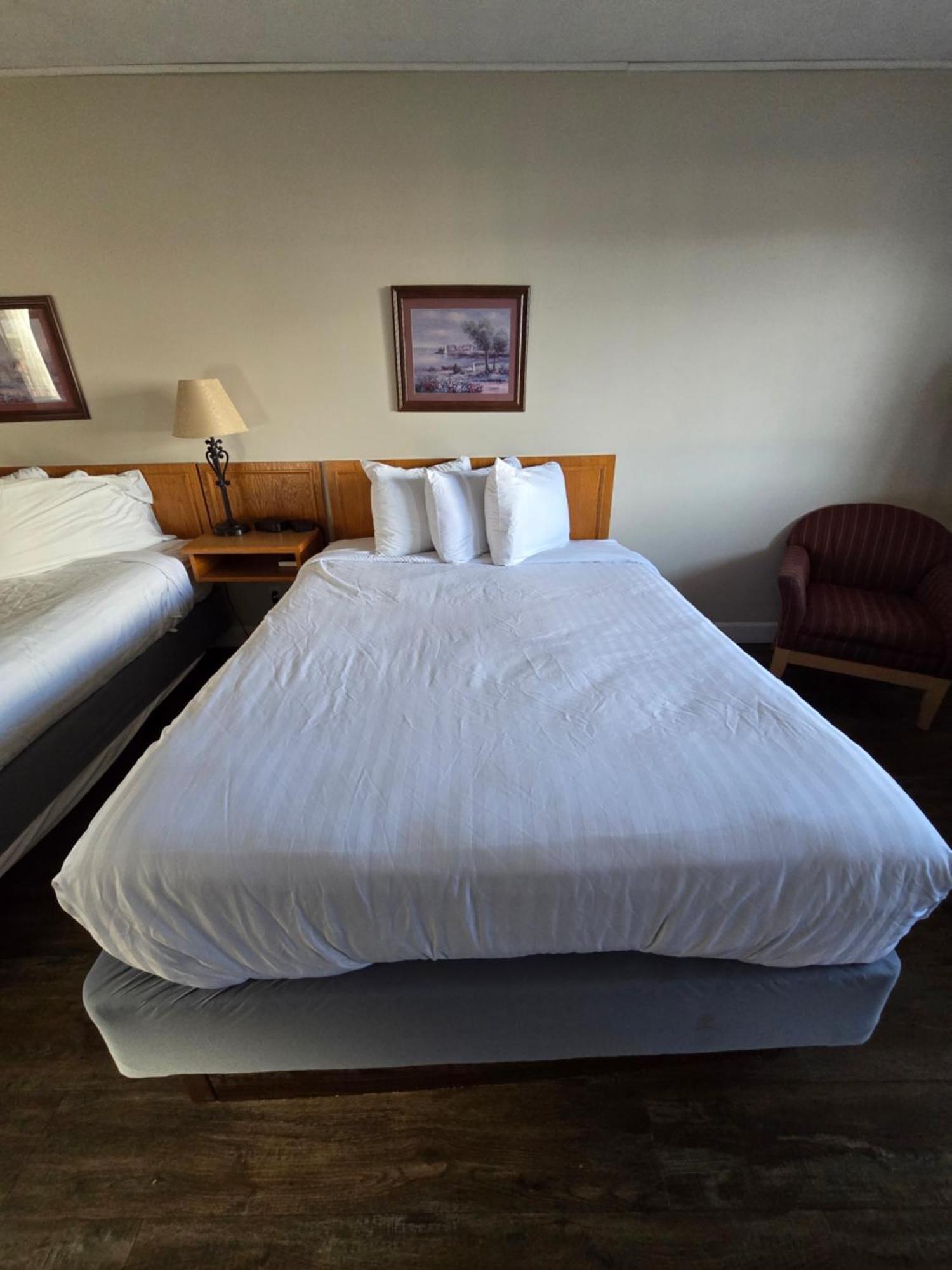 Travelodge By Wyndham Port Elgin Esterno foto